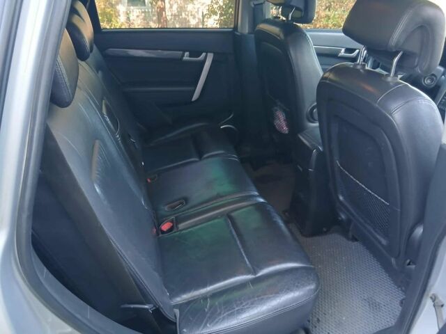 Серый Шевроле Каптива, объемом двигателя 2.4 л и пробегом 270 тыс. км за 5000 $, фото 6 на Automoto.ua