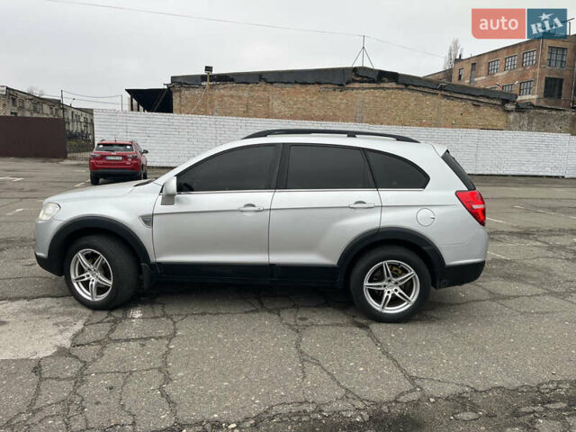 Серый Шевроле Каптива, объемом двигателя 2.41 л и пробегом 223 тыс. км за 9400 $, фото 16 на Automoto.ua