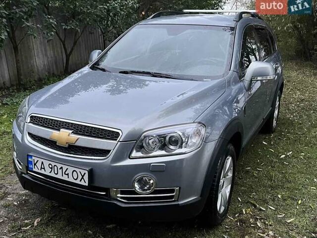 Серый Шевроле Каптива, объемом двигателя 2 л и пробегом 221 тыс. км за 9800 $, фото 5 на Automoto.ua
