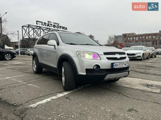 Серый Шевроле Каптива, объемом двигателя 2.41 л и пробегом 223 тыс. км за 9400 $, фото 5 на Automoto.ua