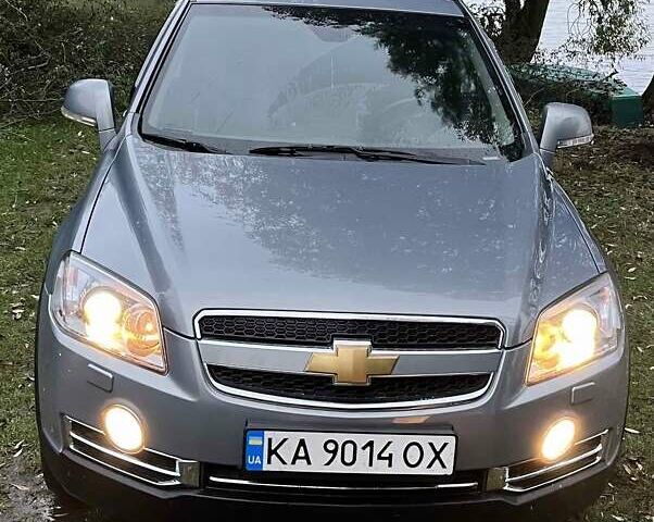 Серый Шевроле Каптива, объемом двигателя 2 л и пробегом 221 тыс. км за 9800 $, фото 7 на Automoto.ua