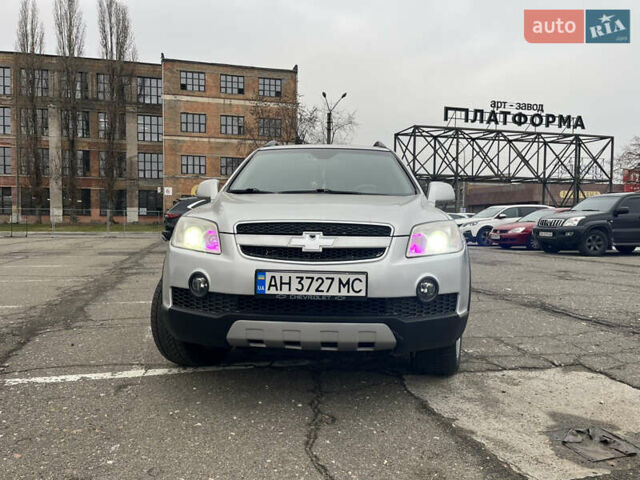 Серый Шевроле Каптива, объемом двигателя 2.41 л и пробегом 223 тыс. км за 9400 $, фото 3 на Automoto.ua