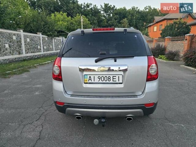 Сірий Шевроле Каптіва, об'ємом двигуна 2.4 л та пробігом 176 тис. км за 8999 $, фото 5 на Automoto.ua