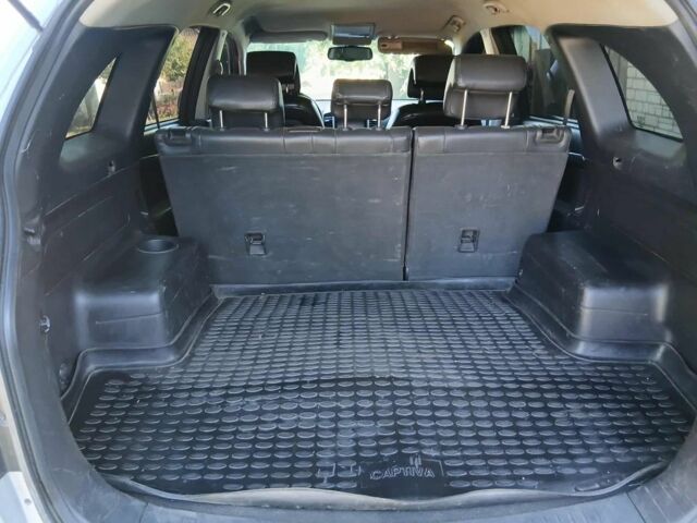 Серый Шевроле Каптива, объемом двигателя 2.4 л и пробегом 270 тыс. км за 5000 $, фото 5 на Automoto.ua