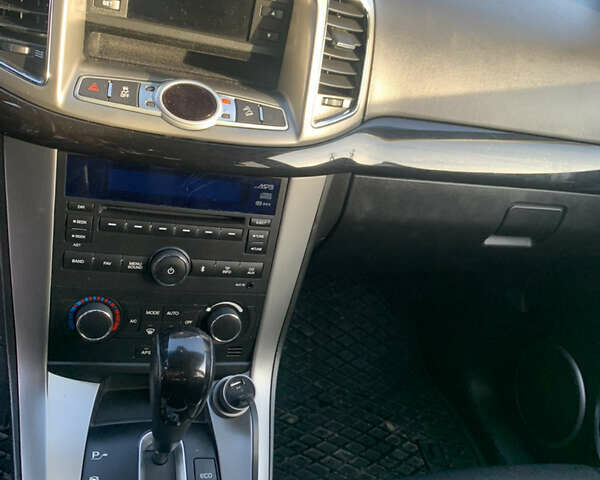 Сірий Шевроле Каптіва, об'ємом двигуна 2.23 л та пробігом 280 тис. км за 10000 $, фото 13 на Automoto.ua