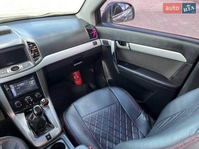 Серый Шевроле Каптива, объемом двигателя 2.2 л и пробегом 208 тыс. км за 10490 $, фото 24 на Automoto.ua