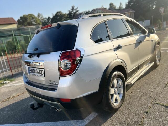 Сірий Шевроле Каптіва, об'ємом двигуна 2.4 л та пробігом 191 тис. км за 9000 $, фото 1 на Automoto.ua