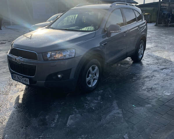 Сірий Шевроле Каптіва, об'ємом двигуна 2.23 л та пробігом 280 тис. км за 10000 $, фото 1 на Automoto.ua