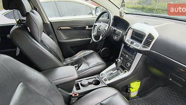 Серый Шевроле Каптива, объемом двигателя 2.38 л и пробегом 253 тыс. км за 10000 $, фото 8 на Automoto.ua