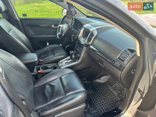 Серый Шевроле Каптива, объемом двигателя 2.2 л и пробегом 300 тыс. км за 12500 $, фото 15 на Automoto.ua