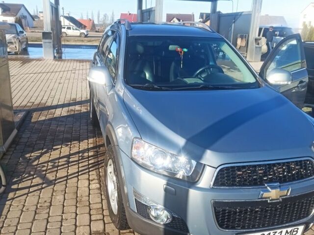 Серый Шевроле Каптива, объемом двигателя 2.2 л и пробегом 230 тыс. км за 10799 $, фото 5 на Automoto.ua