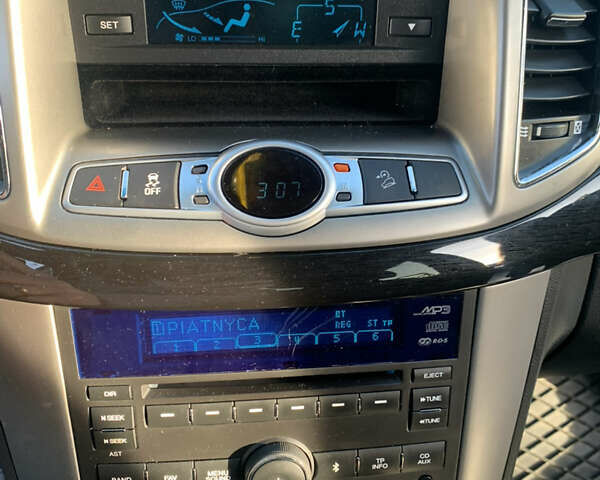 Сірий Шевроле Каптіва, об'ємом двигуна 2.23 л та пробігом 280 тис. км за 10000 $, фото 18 на Automoto.ua