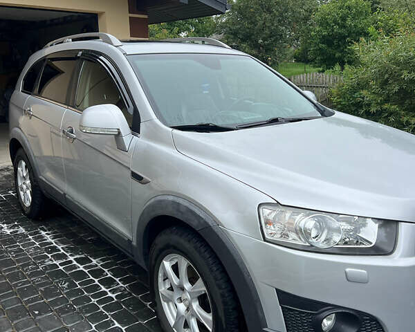 Сірий Шевроле Каптіва, об'ємом двигуна 2.2 л та пробігом 236 тис. км за 10700 $, фото 5 на Automoto.ua