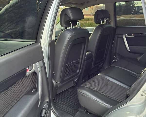 Серый Шевроле Каптива, объемом двигателя 2.38 л и пробегом 117 тыс. км за 11900 $, фото 15 на Automoto.ua