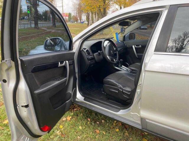 Сірий Шевроле Каптіва, об'ємом двигуна 2.4 л та пробігом 237 тис. км за 10500 $, фото 10 на Automoto.ua