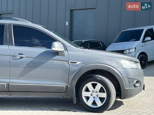 Серый Шевроле Каптива, объемом двигателя 2.2 л и пробегом 208 тыс. км за 10490 $, фото 11 на Automoto.ua