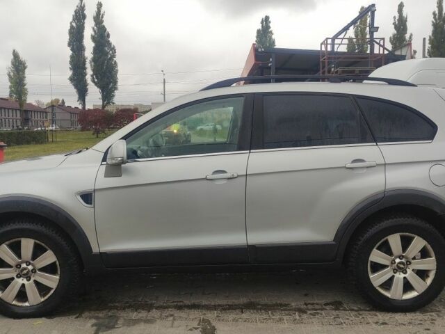 Серый Шевроле Каптива, объемом двигателя 2 л и пробегом 250 тыс. км за 5600 $, фото 4 на Automoto.ua