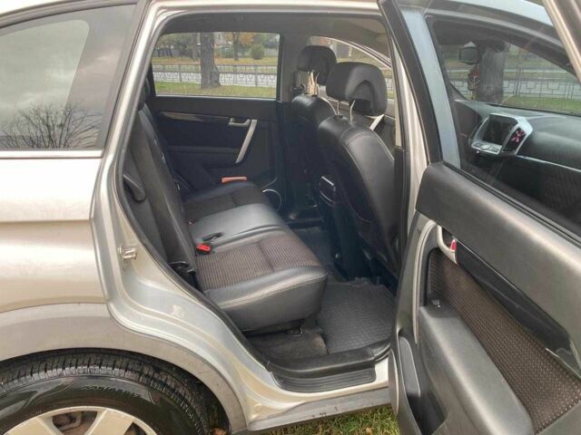 Сірий Шевроле Каптіва, об'ємом двигуна 2.4 л та пробігом 237 тис. км за 10500 $, фото 15 на Automoto.ua