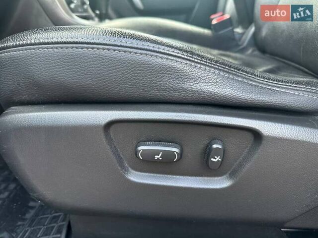 Серый Шевроле Каптива, объемом двигателя 2.2 л и пробегом 300 тыс. км за 12500 $, фото 24 на Automoto.ua