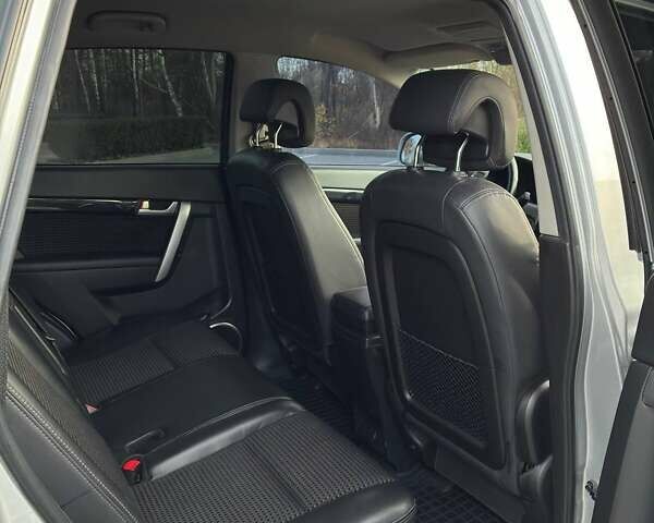 Серый Шевроле Каптива, объемом двигателя 2.38 л и пробегом 117 тыс. км за 11900 $, фото 11 на Automoto.ua