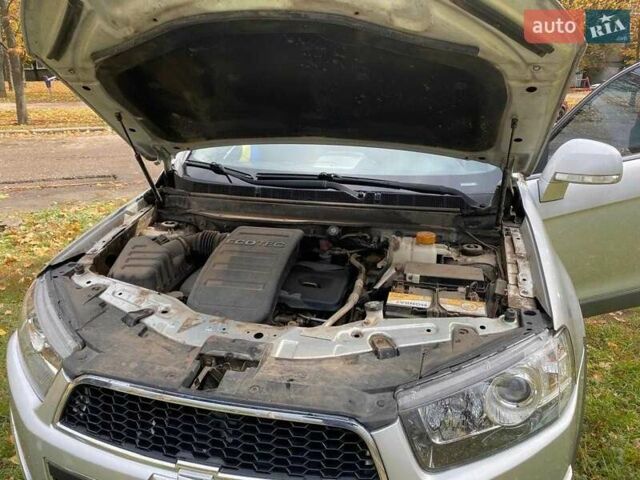 Сірий Шевроле Каптіва, об'ємом двигуна 2.4 л та пробігом 237 тис. км за 10500 $, фото 17 на Automoto.ua