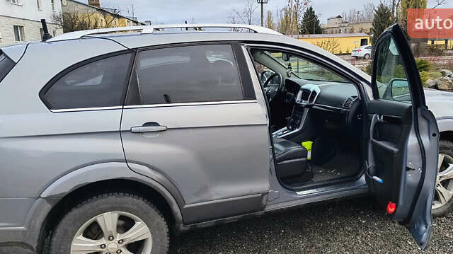 Серый Шевроле Каптива, объемом двигателя 2.38 л и пробегом 253 тыс. км за 10000 $, фото 5 на Automoto.ua