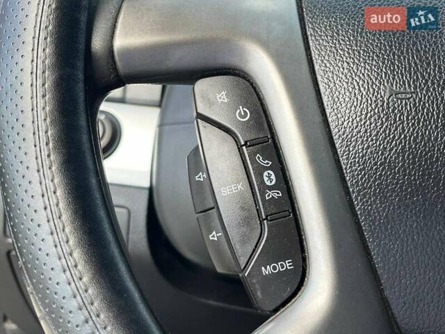 Серый Шевроле Каптива, объемом двигателя 2.2 л и пробегом 208 тыс. км за 10490 $, фото 30 на Automoto.ua