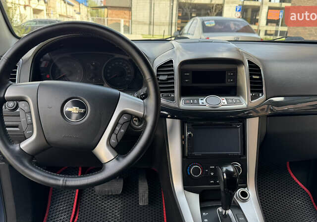Сірий Шевроле Каптіва, об'ємом двигуна 2.2 л та пробігом 112 тис. км за 13950 $, фото 87 на Automoto.ua