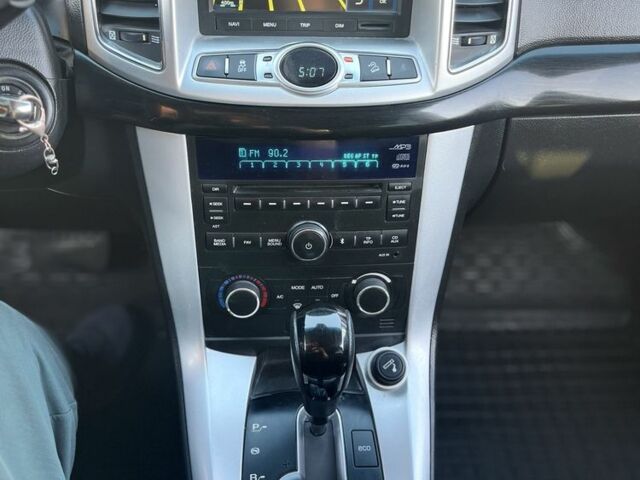 Сірий Шевроле Каптіва, об'ємом двигуна 2.4 л та пробігом 191 тис. км за 9000 $, фото 4 на Automoto.ua