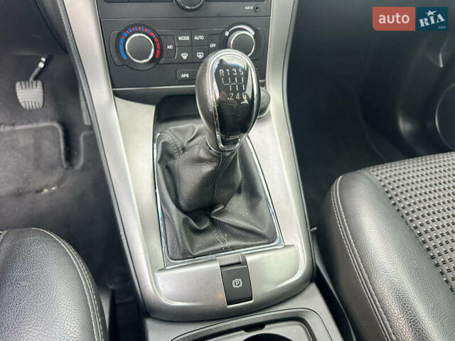 Серый Шевроле Каптива, объемом двигателя 2.2 л и пробегом 200 тыс. км за 9999 $, фото 22 на Automoto.ua