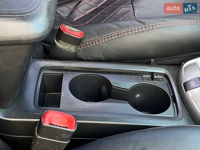 Серый Шевроле Каптива, объемом двигателя 2.2 л и пробегом 208 тыс. км за 10490 $, фото 16 на Automoto.ua