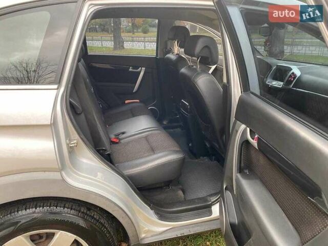 Сірий Шевроле Каптіва, об'ємом двигуна 2.4 л та пробігом 237 тис. км за 10500 $, фото 14 на Automoto.ua