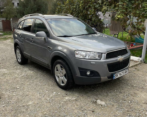 Сірий Шевроле Каптіва, об'ємом двигуна 2.23 л та пробігом 280 тис. км за 10000 $, фото 19 на Automoto.ua