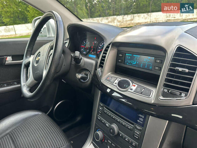 Серый Шевроле Каптива, объемом двигателя 2.2 л и пробегом 200 тыс. км за 9999 $, фото 13 на Automoto.ua
