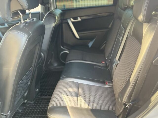 Сірий Шевроле Каптіва, об'ємом двигуна 2.4 л та пробігом 191 тис. км за 9000 $, фото 5 на Automoto.ua