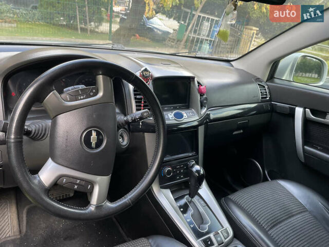 Серый Шевроле Каптива, объемом двигателя 2.38 л и пробегом 250 тыс. км за 10800 $, фото 10 на Automoto.ua