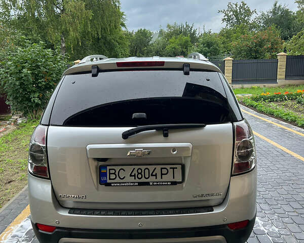 Сірий Шевроле Каптіва, об'ємом двигуна 2.2 л та пробігом 236 тис. км за 10700 $, фото 1 на Automoto.ua