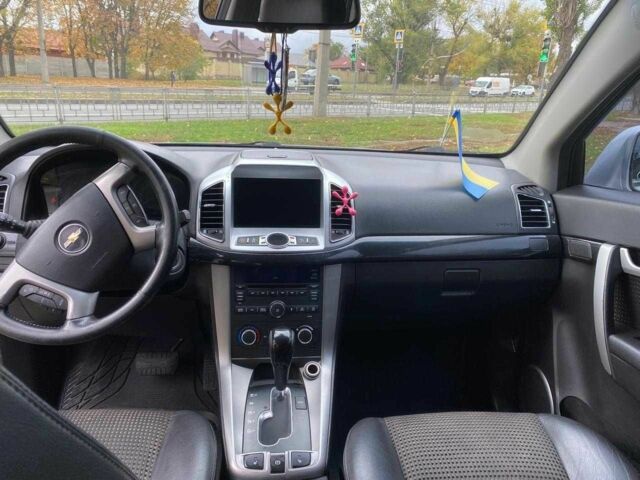 Сірий Шевроле Каптіва, об'ємом двигуна 2.4 л та пробігом 237 тис. км за 10500 $, фото 19 на Automoto.ua