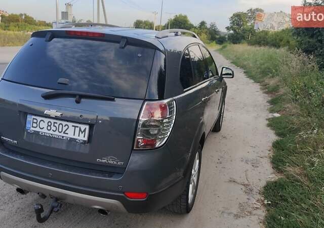 Сірий Шевроле Каптіва, об'ємом двигуна 2.23 л та пробігом 238 тис. км за 13000 $, фото 2 на Automoto.ua