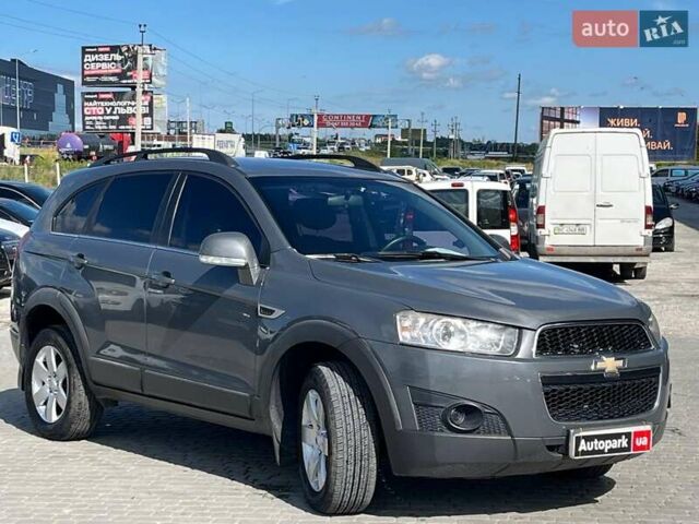 Серый Шевроле Каптива, объемом двигателя 2.2 л и пробегом 208 тыс. км за 10490 $, фото 2 на Automoto.ua