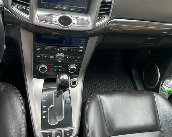 Сірий Шевроле Каптіва, об'ємом двигуна 2.2 л та пробігом 236 тис. км за 10700 $, фото 9 на Automoto.ua