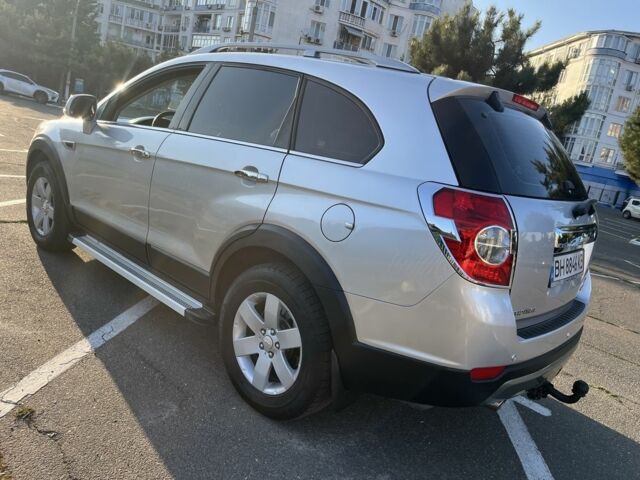 Сірий Шевроле Каптіва, об'ємом двигуна 2.4 л та пробігом 191 тис. км за 9000 $, фото 2 на Automoto.ua