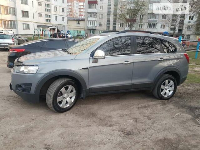 Сірий Шевроле Каптіва, об'ємом двигуна 2.2 л та пробігом 282 тис. км за 9500 $, фото 2 на Automoto.ua