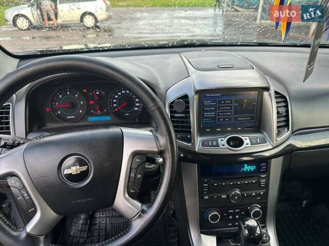 Серый Шевроле Каптива, объемом двигателя 2.2 л и пробегом 300 тыс. км за 12500 $, фото 37 на Automoto.ua
