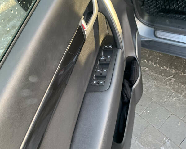 Сірий Шевроле Каптіва, об'ємом двигуна 2.23 л та пробігом 280 тис. км за 10000 $, фото 15 на Automoto.ua