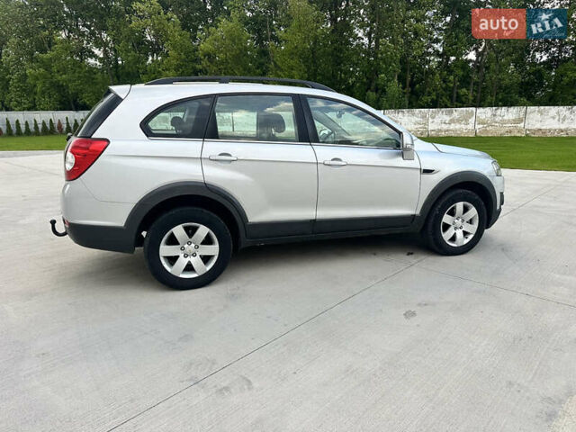 Серый Шевроле Каптива, объемом двигателя 2.2 л и пробегом 200 тыс. км за 9999 $, фото 8 на Automoto.ua