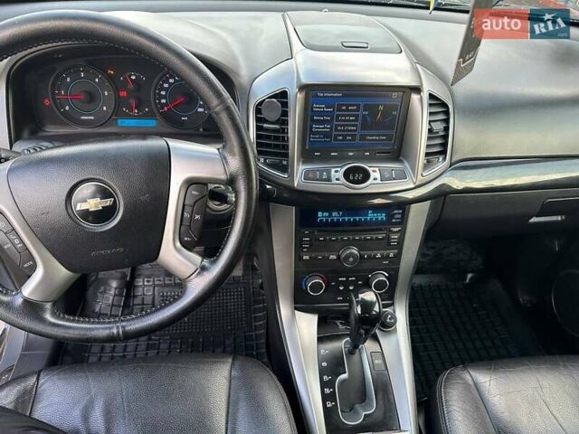 Серый Шевроле Каптива, объемом двигателя 2.2 л и пробегом 300 тыс. км за 12500 $, фото 36 на Automoto.ua