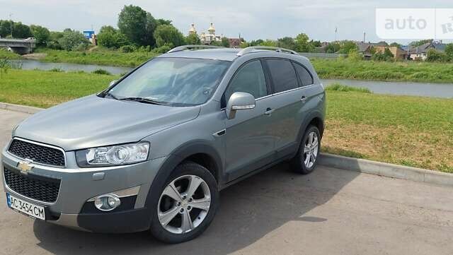 Сірий Шевроле Каптіва, об'ємом двигуна 2.23 л та пробігом 215 тис. км за 10800 $, фото 3 на Automoto.ua