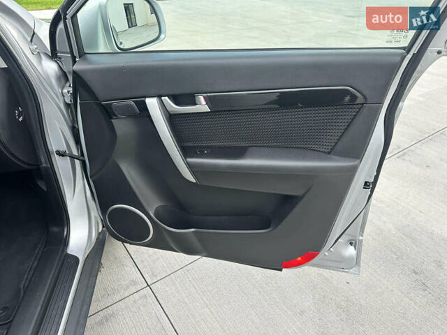 Серый Шевроле Каптива, объемом двигателя 2.2 л и пробегом 199 тыс. км за 10400 $, фото 15 на Automoto.ua