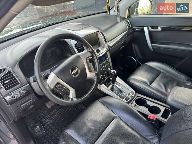 Серый Шевроле Каптива, объемом двигателя 2.2 л и пробегом 300 тыс. км за 12500 $, фото 33 на Automoto.ua